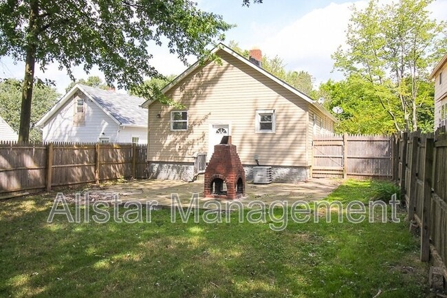 Building Photo - 736 Bettes Ave