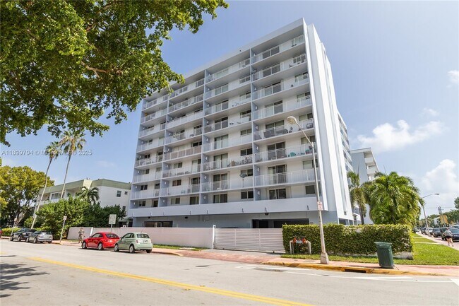 Building Photo - 1045 10th St