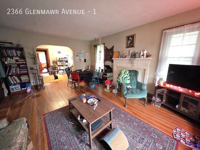 Building Photo - 2366 Glenmawr Ave