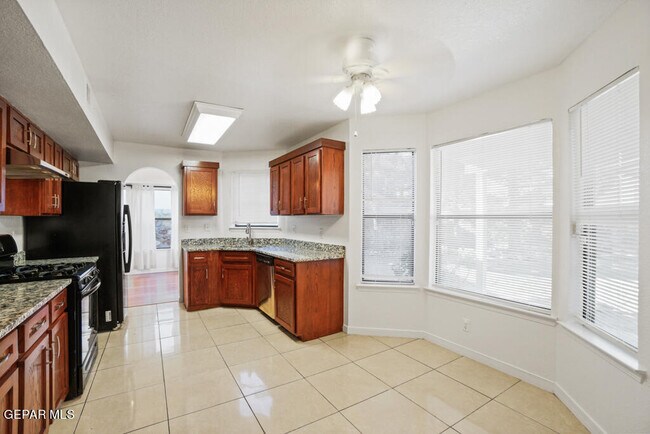 Building Photo - 7225 Golden Hawk Dr