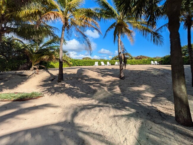 Building Photo - 9341 Collins Ave