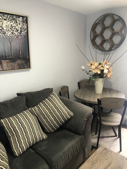 Building Photo - 9310 Dempster Dr