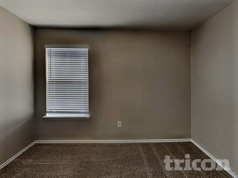 Building Photo - 6546 Benwood Crest