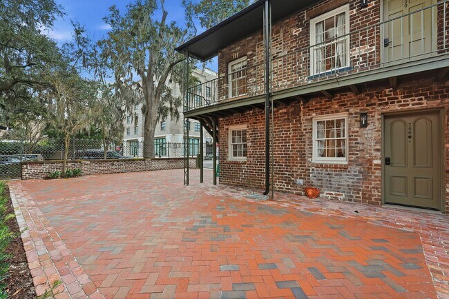 Building Photo - 124 E Mc Donough St