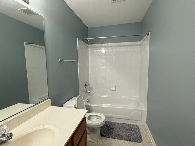 Building Photo - 2717 Glenwood Ct