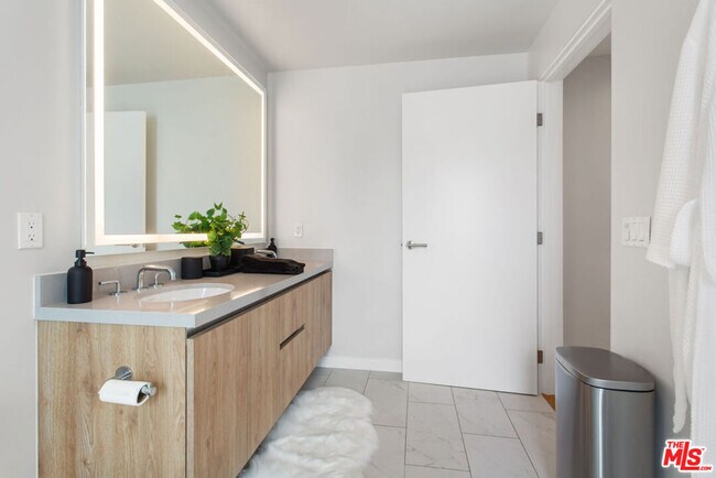 Building Photo - 11600 Dunstan Way