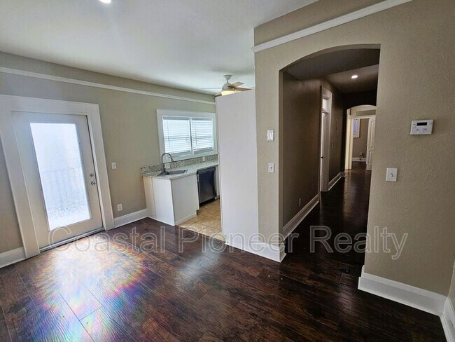 Building Photo - 209 S Westland Ave