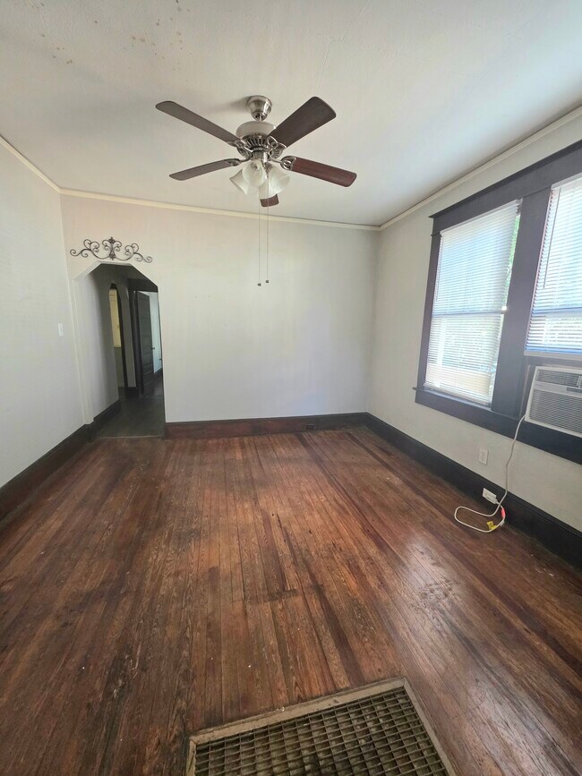 Building Photo - Kenan Street