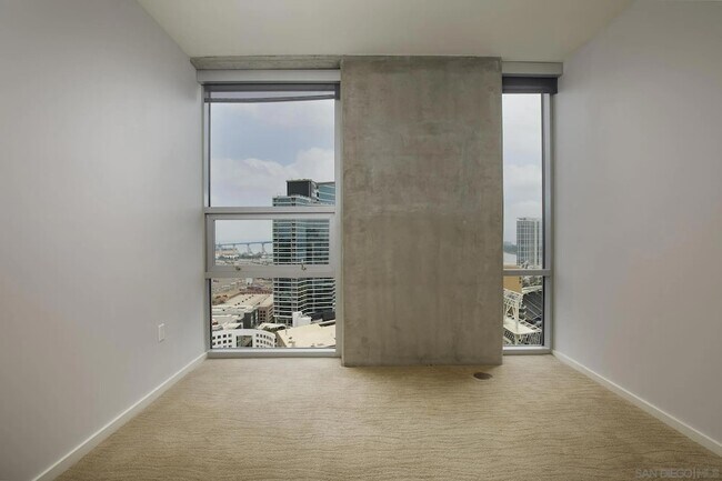 Building Photo - 321 Tenth Ave
