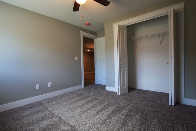 Building Photo - 426 Sunflower Dr