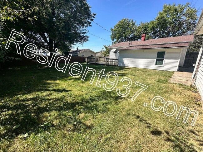Building Photo - 3 Bed 1 bath home