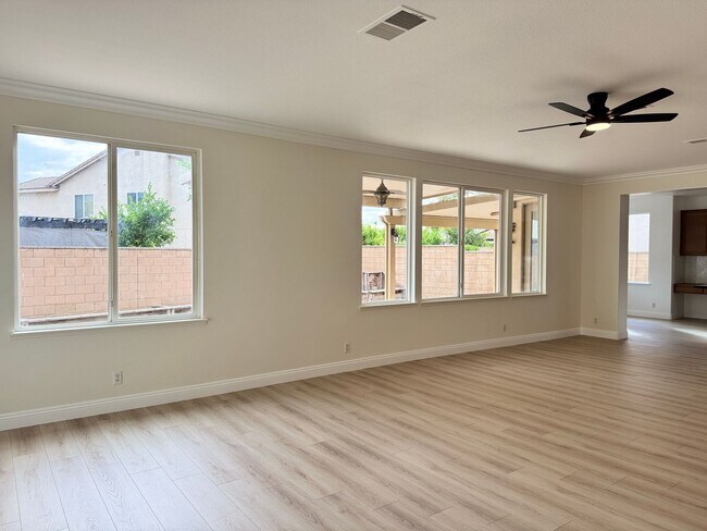 Building Photo - Spacious 6-Bedroom Estate in the Heart of Eastvale