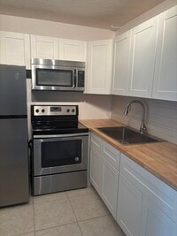 Building Photo - 289 Andover L