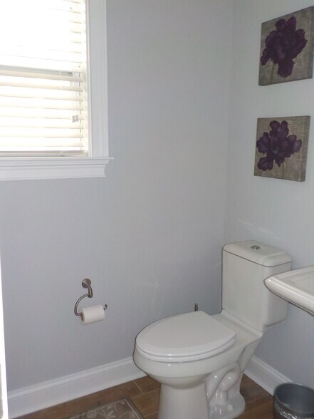 Building Photo - 1400 Fox Creek Ln