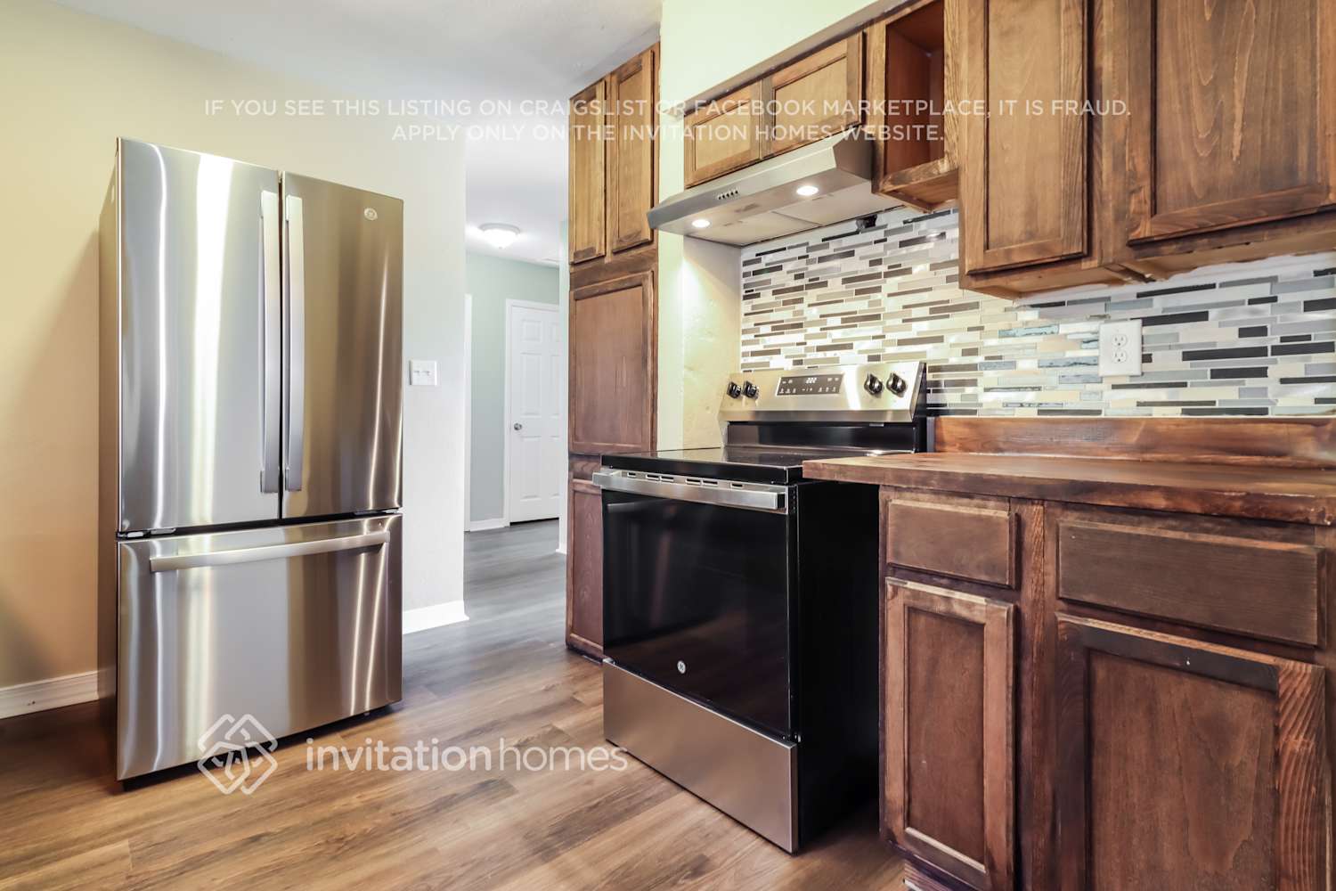 Building Photo - 8541 Jacaranda Ave