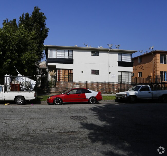 Building Photo - 823 S Oxford Ave