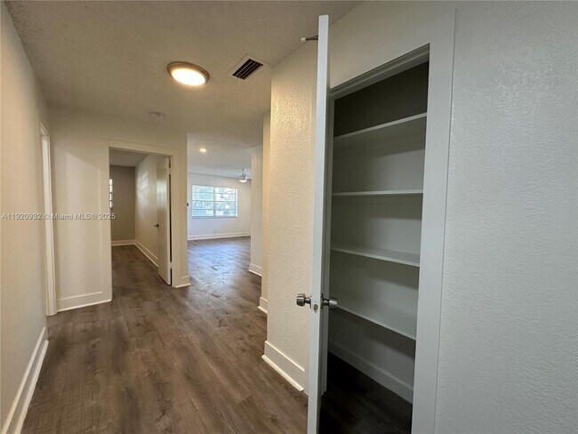 Building Photo - 108 NW 1st St