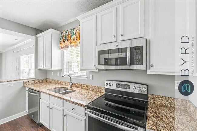 Building Photo - 4706 Twin Hickory Lake Dr