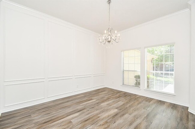 Building Photo - 10206 Hahns Peak Dr