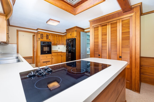 Building Photo - 171 Silver St