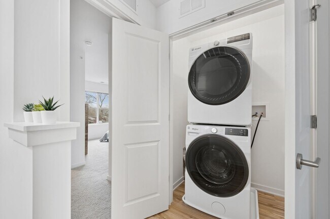 Building Photo - Brand-New Luxury 2-Bedroom Townhomes with Garage | Oak Forest, IL  $500 Move in Fee waived, make ...