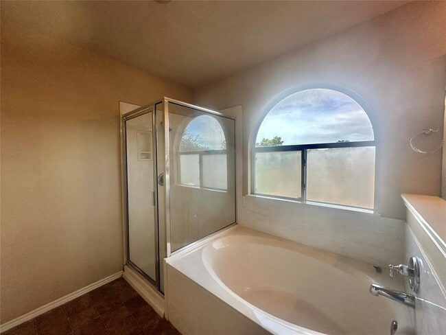 Building Photo - 2624 Haselwood Ln
