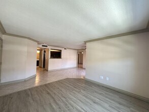 Building Photo - 8101 W Flamingo Rd