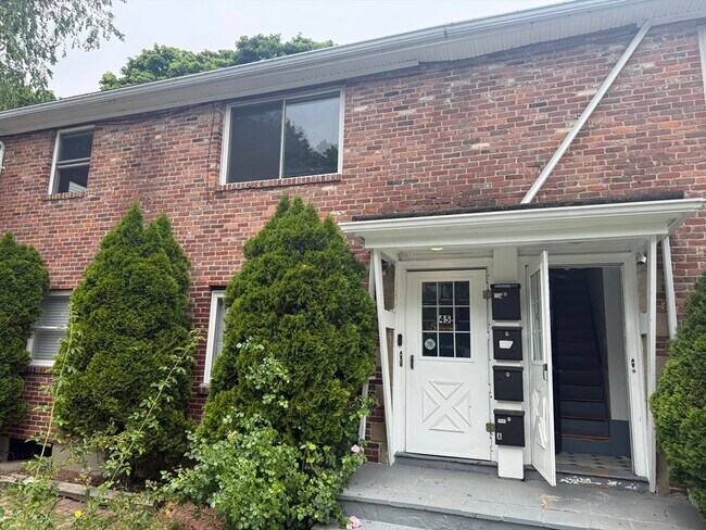 Building Photo - 45 Aldrich Rd