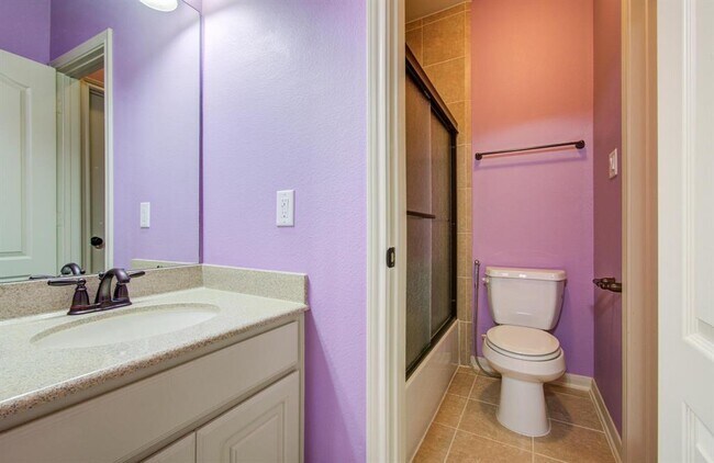 Building Photo - 4203 Scenic Valley Ln