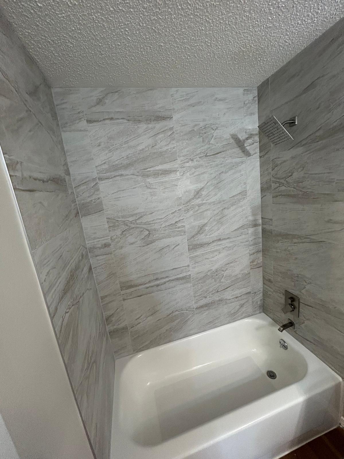 Shower and Bathtub - 1600 Big Tree Rd