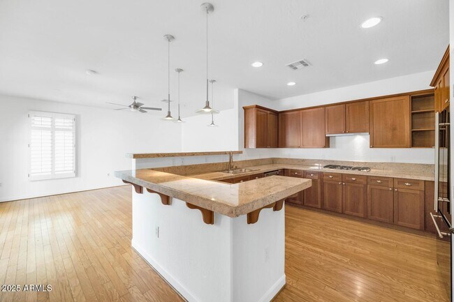 Building Photo - 229 W Portland St