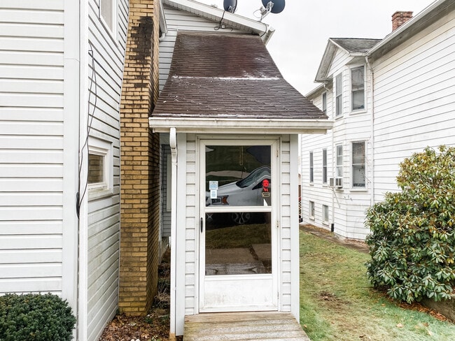 Building Photo - Chicora Triplex