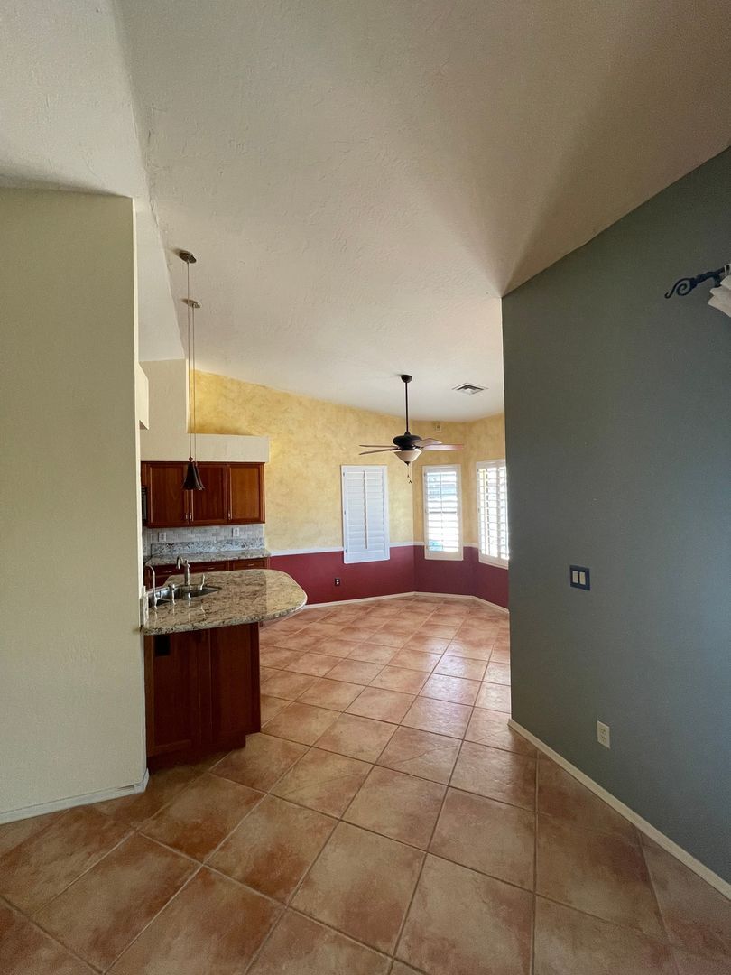 Building Photo - 9437 E Minnesota Ave