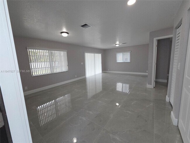 Building Photo - 4360 NW 15th St