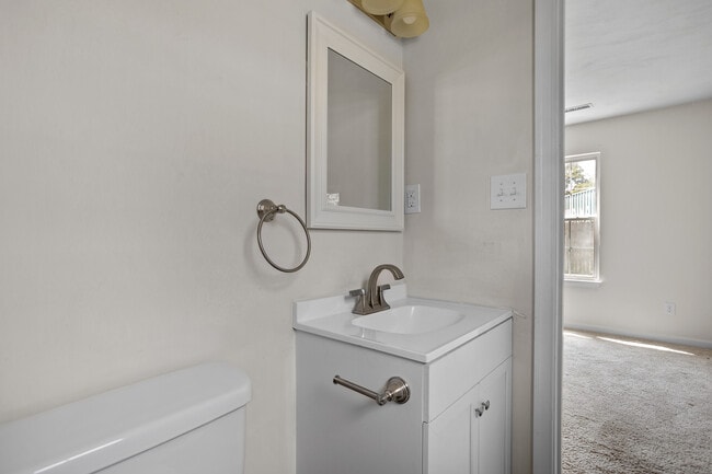 Building Photo - 2206 Berkley Ave