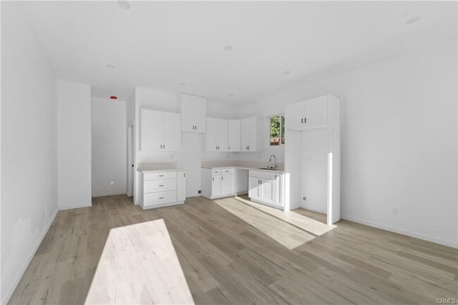 Building Photo - Modern living in this brand new 3 bedroom 3 bathroom home