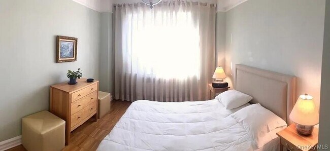 Building Photo - 118 8th Ave