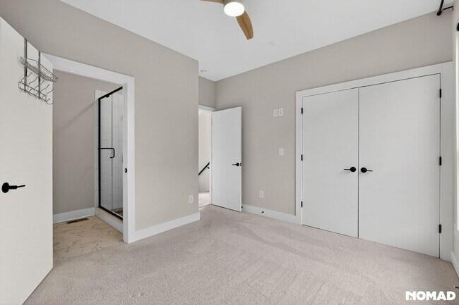 Building Photo - 215 Freeland Ln