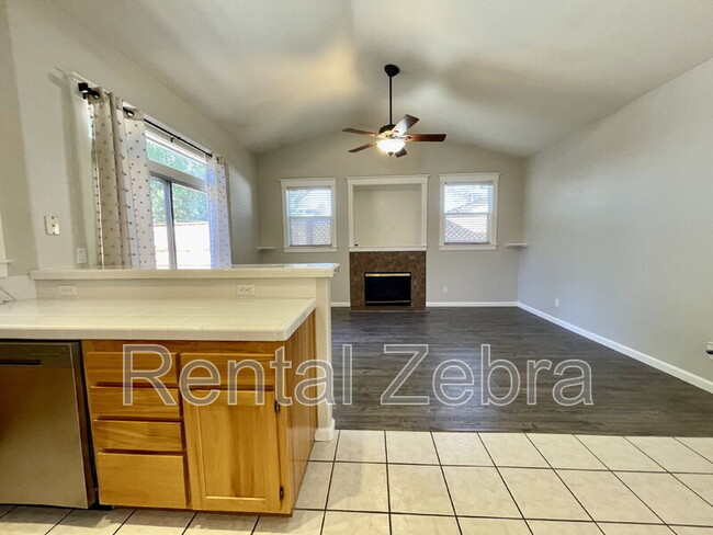 Building Photo - 233 Craftman Ct