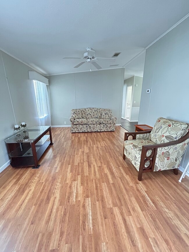 Building Photo - 38816 Bronco Dr