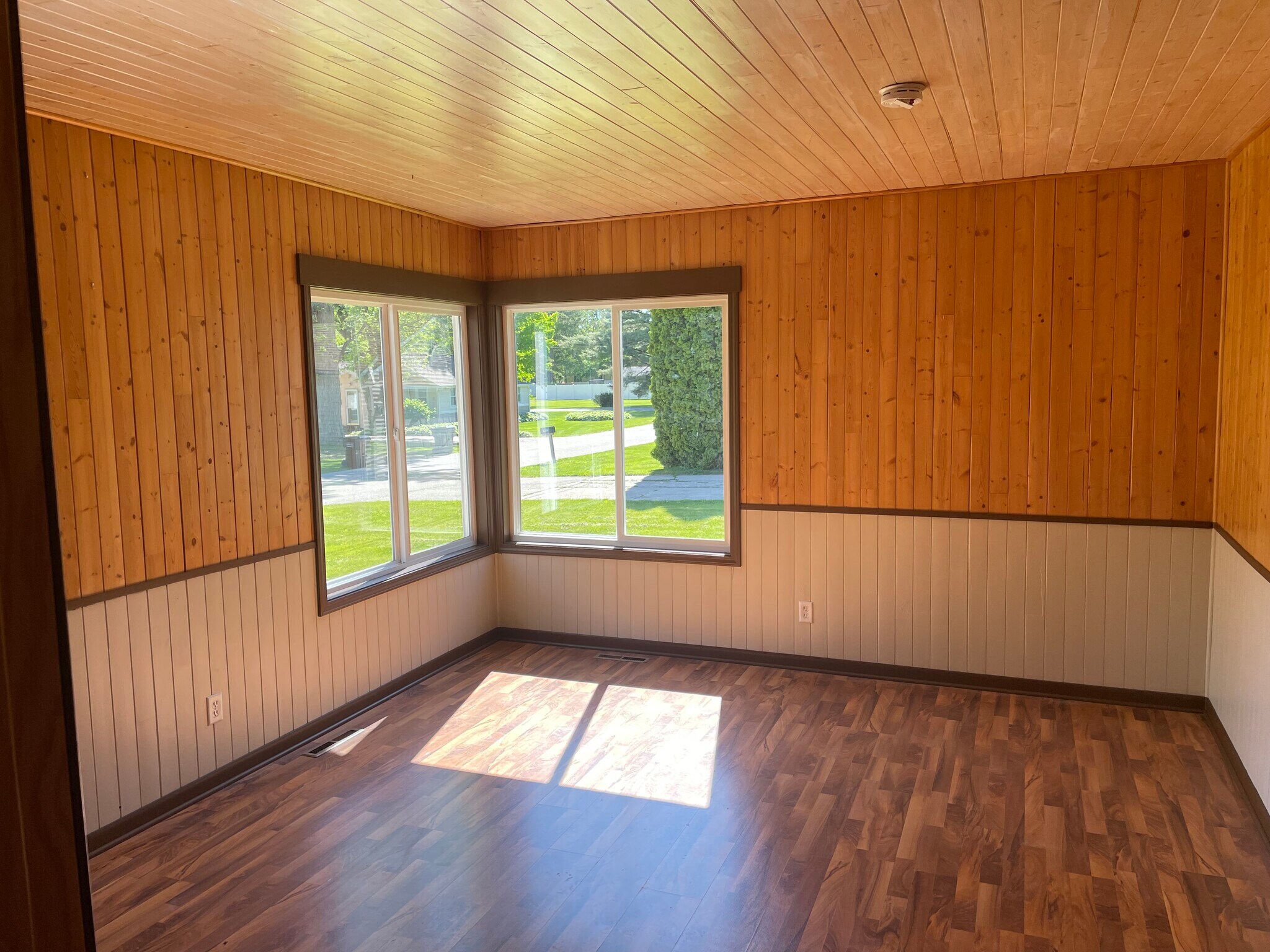 Building Photo - W1390 Highland Blvd