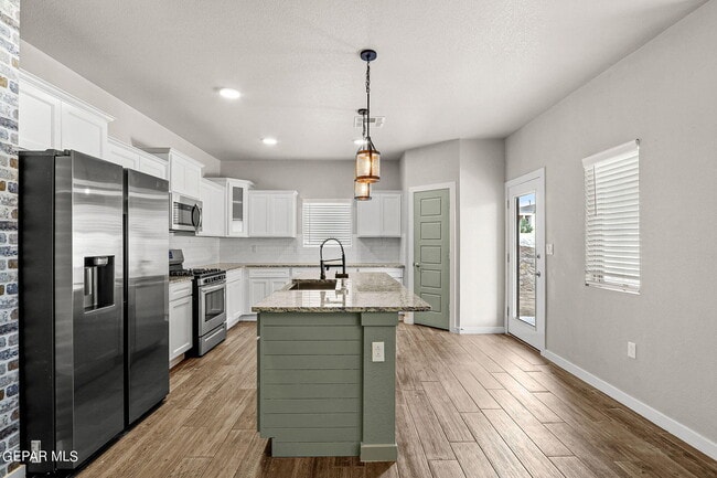 Building Photo - 14708 Tierra Garcia Dr