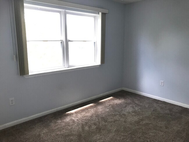 Building Photo - 3/2 1200 SF condo on the Intercoastal West...