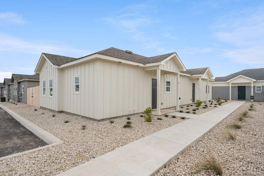 Building Photo - NorthCreek Cottages