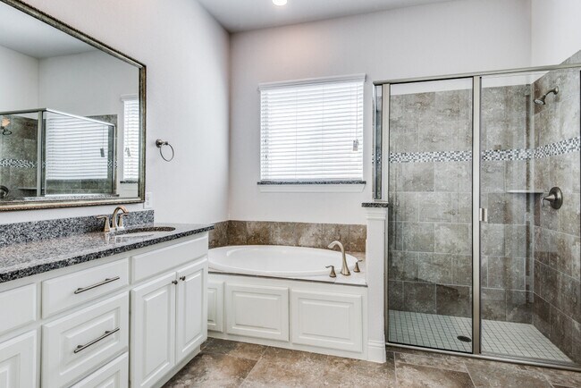 Master Bathroom - 720 Sandbox Dr