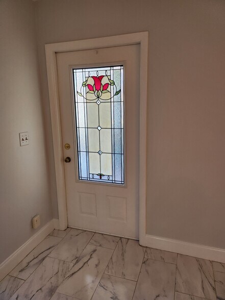 Building Photo - 5433 Lakefront Blvd