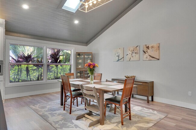 Building Photo - 600 Xanadu Pl