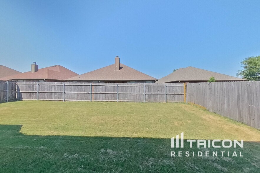 Building Photo - 1413 Melanie Trail