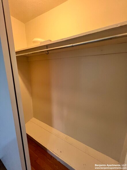 Building Photo - 322 Tappan St