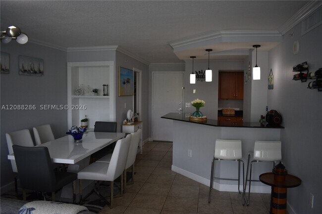 Building Photo - 6917 Collins Ave